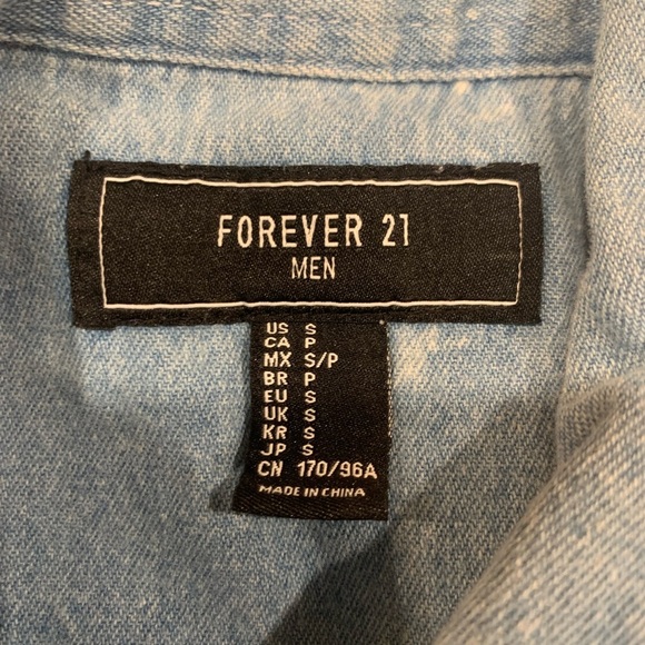 Forever 21 Men- Men's Oversized Short Sleeve Button-Down: - Picture 3 of 4